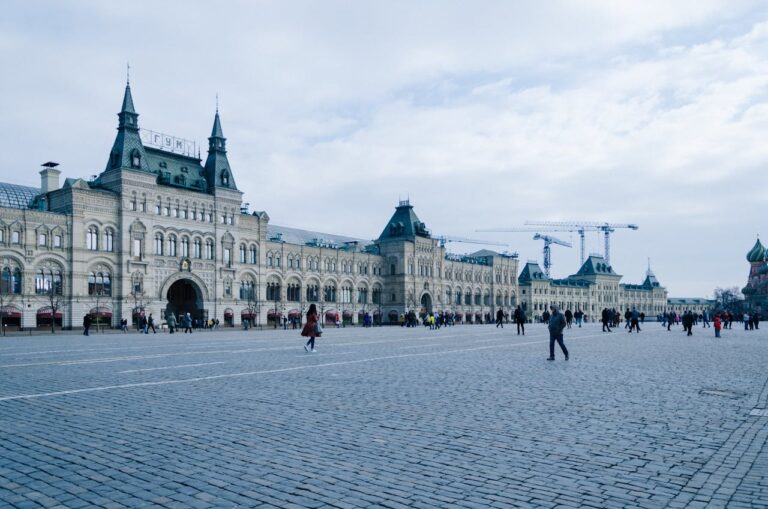 Annemarie van Gaal Familie van Louis, Carrière en haar vermogen